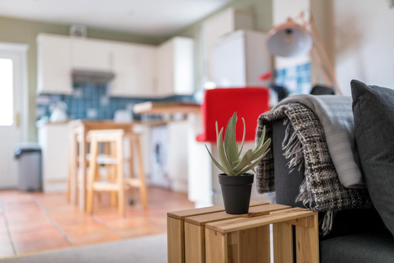 The Ella Fitzgerald - Modern 2 Bedroom Apartment, Super Close To City Centre Cardiff Exteriör bild