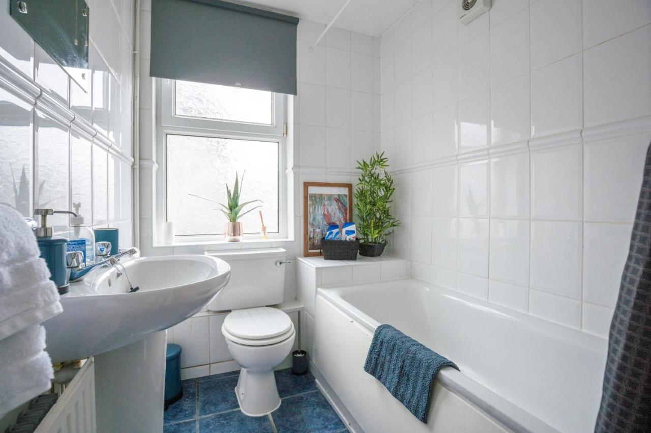 The Ella Fitzgerald - Modern 2 Bedroom Apartment, Super Close To City Centre Cardiff Exteriör bild